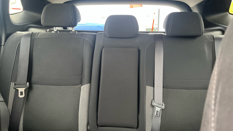 Nissan Qashqai 1.2 DiG-T N-Connecta 5dr Petrol Hatchback